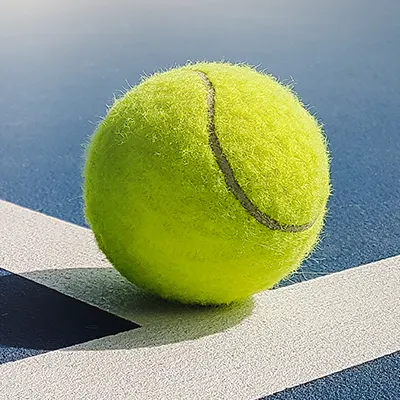 DES BALLES DE TENNIS