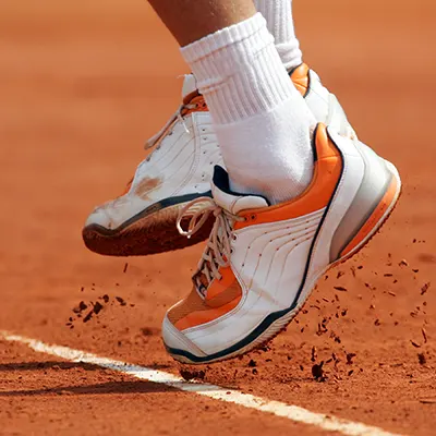 DES CHAUSSURES DE TENNIS